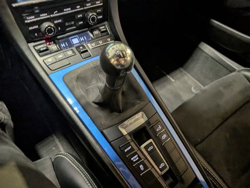 Used 2016 Porsche Boxster Spyder image 37