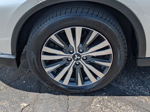 Used 2020 Mitsubishi Outlander SEL AWD/4WD image 15