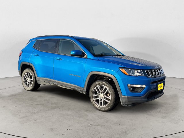 Used 2018 Jeep Compass Latitude w/ Popular Equipment Group AWD/4WD image 3