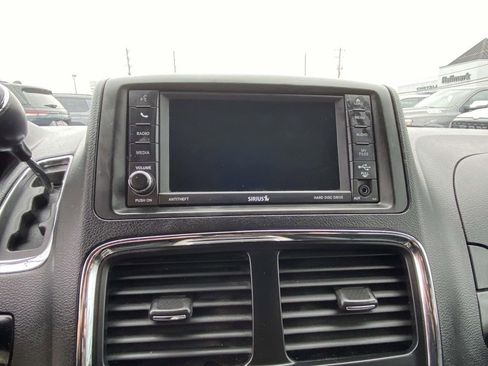 Used 2014 Dodge Grand Caravan SXT image 21