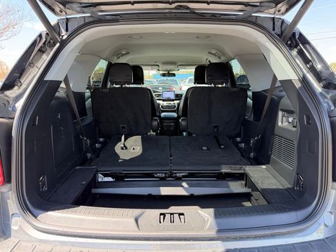 Certified 2022 Ford Explorer XLT w/ Equipment Group 202A image 40