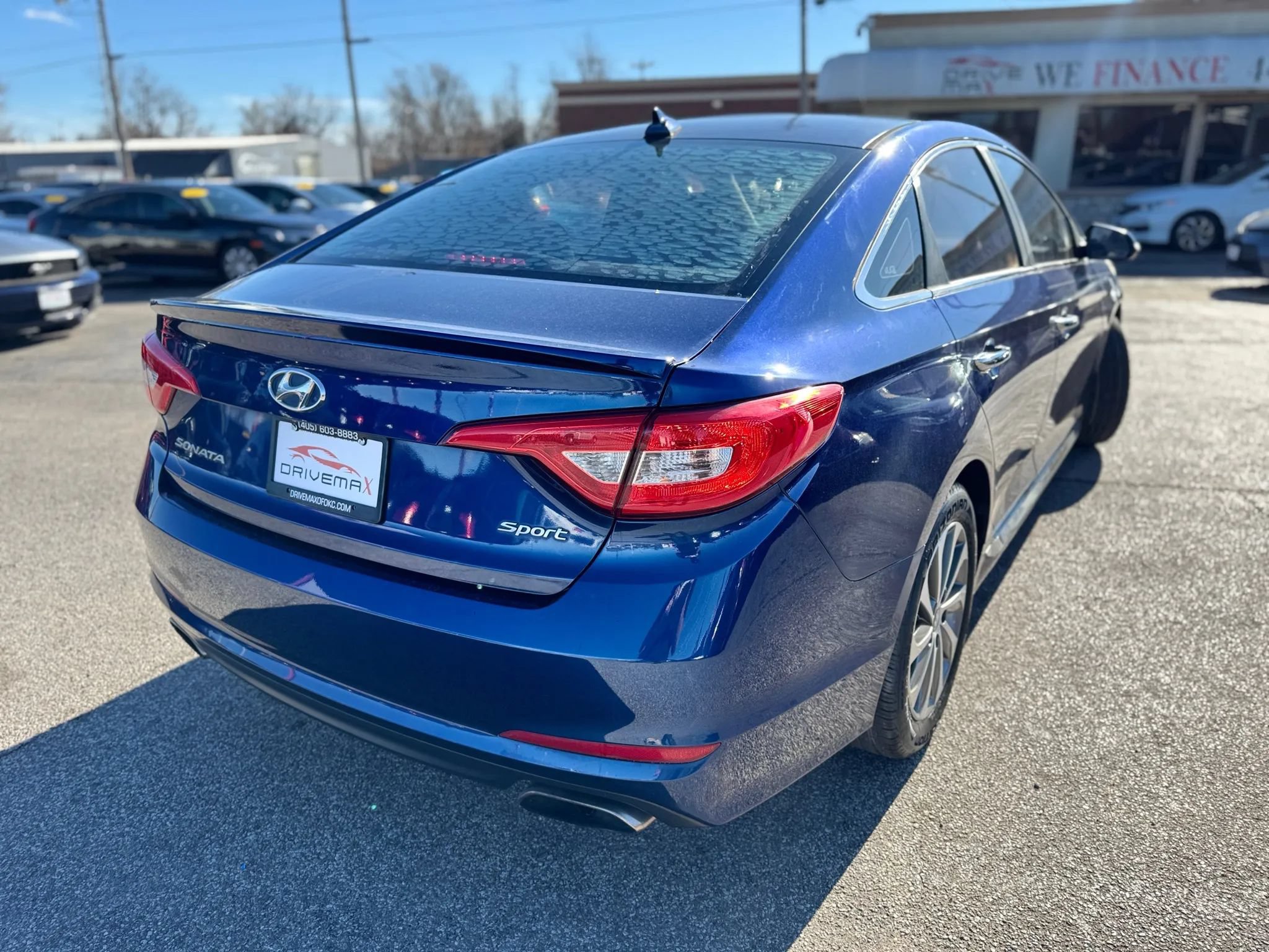 Used 2016 Hyundai Sonata Sport w/ Option Group 02 FWD image 3