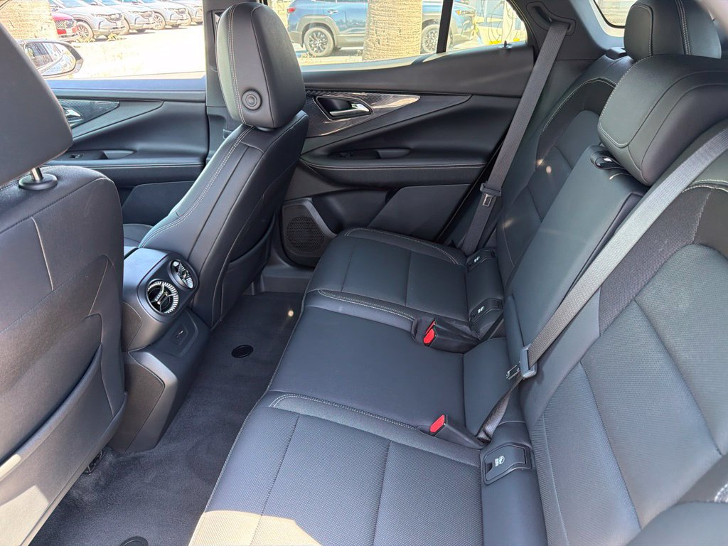 Used 2024 Chevrolet Blazer EV LT AWD/4WD image 25