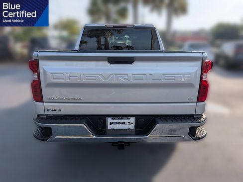 Used 2020 Chevrolet Silverado 1500 LT AWD/4WD image 6