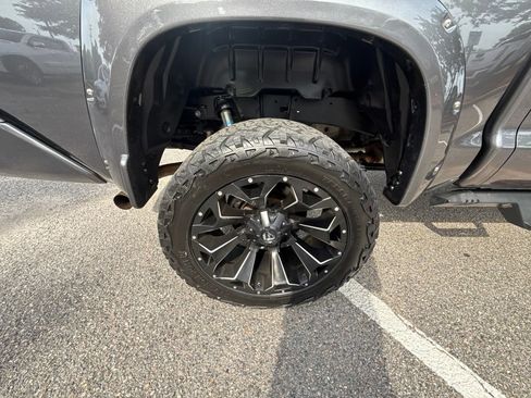 Used 2021 Toyota Tundra SR5 w/ SR5 Upgrade Package AWD/4WD image 9