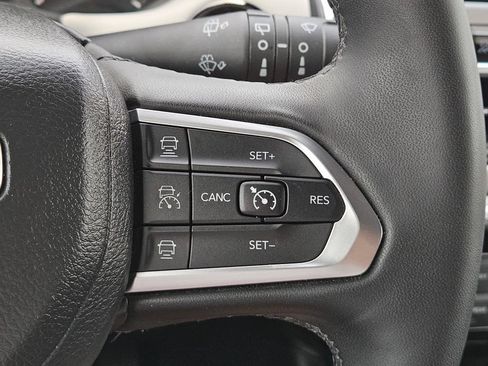 Used 2025 Jeep Compass Limited AWD/4WD image 21
