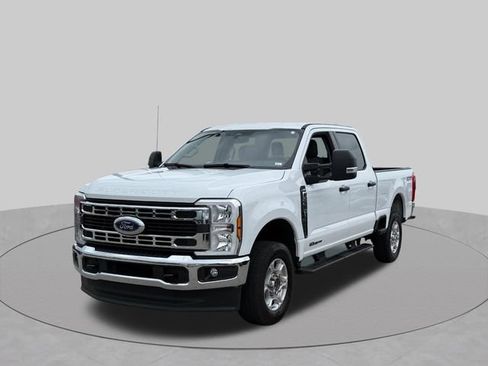 Used 2025 Ford F250 XLT AWD/4WD image 11
