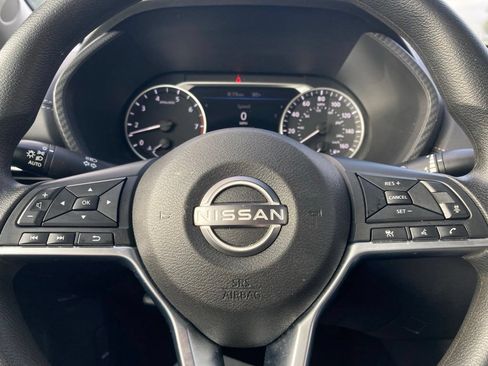 Used 2025 Nissan Sentra SV FWD image 18