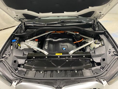 Certified 2025 BMW X5 xDrive50e w/ Premium Package image 29