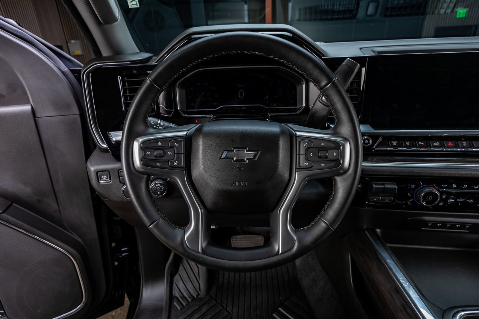 Used 2024 Chevrolet Silverado 2500 LTZ w/ LTZ Plus Package AWD/4WD image 19