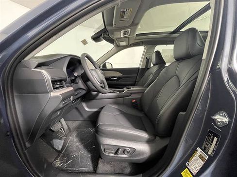 New 2026 Toyota Grand Highlander AWD image 9