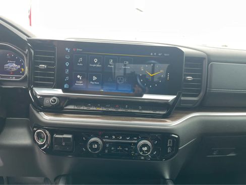 Used 2025 Chevrolet Silverado 1500 RST AWD/4WD image 16