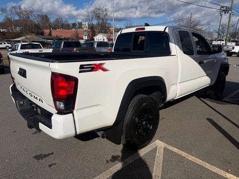 Used 2021 Toyota Tacoma SR5 image 4