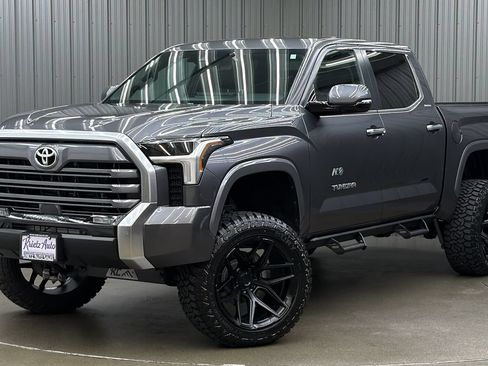 Used 2025 Toyota Tundra Limited AWD/4WD image 1