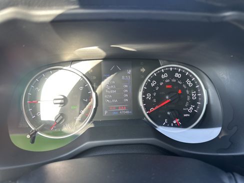 Used 2021 Toyota RAV4 XLE Premium FWD image 16