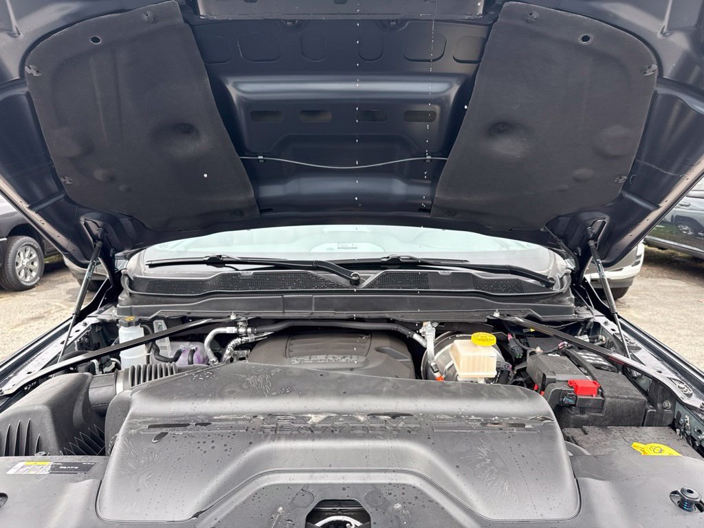 New 2027 RAM 2500 Laramie w/ Night Edition AWD/4WD image 29