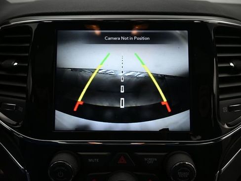 Used 2022 Jeep Grand Cherokee Limited image 21