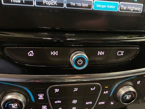 Used 2018 Chevrolet Traverse Premier AWD/4WD image 28