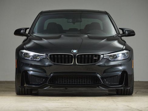 Used 2018 BMW M3 RWD image 2