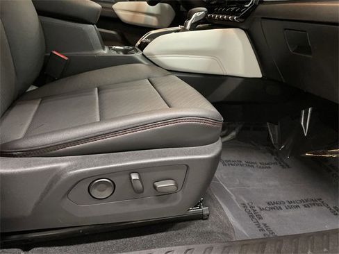 Certified 2023 GMC Canyon AT4X image 19