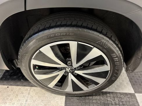Used 2023 Volkswagen Taos SE FWD image 15