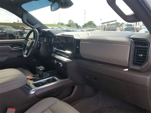 Certified 2023 GMC Sierra 1500 SLT image 29
