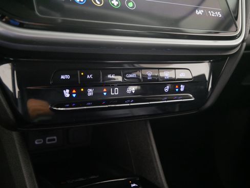 Used 2023 Chevrolet Bolt EUV LT w/ Convenience Package FWD image 23