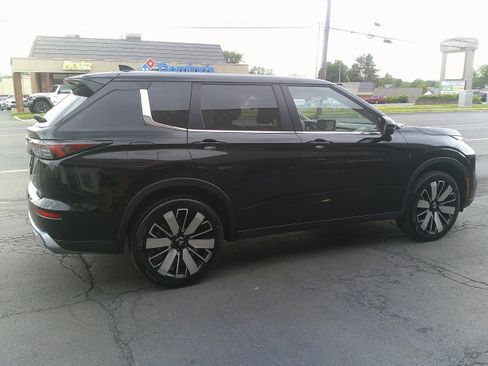 Used 2025 Mitsubishi Outlander SE AWD/4WD image 9