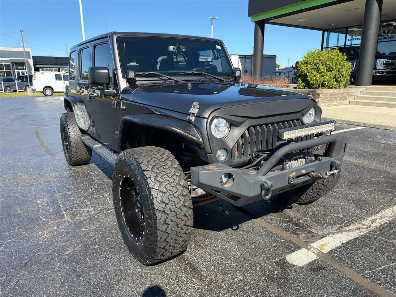 Used 2017 Jeep Wrangler Unlimited Sahara w/ Connectivity Group AWD/4WD image 2