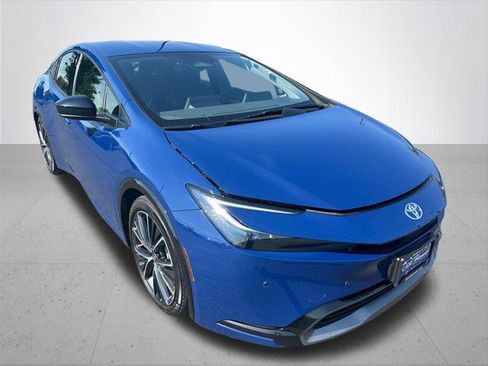 Certified 2024 Toyota Prius XLE FWD image 6