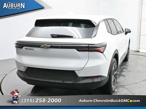 New 2026 Chevrolet Equinox EV LT image 4