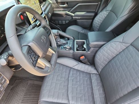 Used 2025 Toyota Tacoma TRD Off-Road w/ TRD Off Road Premium Package AWD/4WD image 9