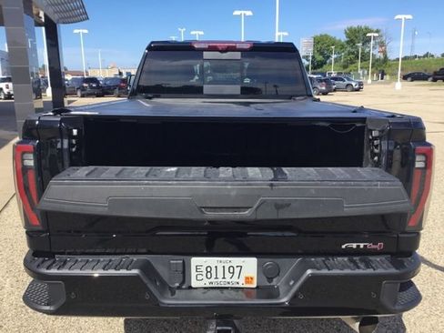 Used 2025 GMC Sierra 3500 AT4 w/ AT4 Premium Plus Package AWD/4WD image 8