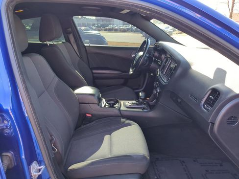 Used 2019 Dodge Charger SXT w/ Blacktop Package image 31