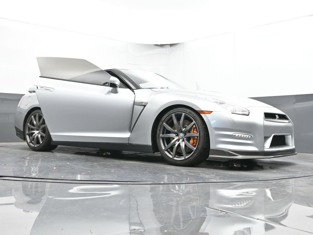 Used 2012 Nissan GT-R Premium AWD/4WD image 68