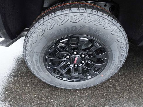 New 2026 GMC Canyon Elevation w/ Convenience Package image 33