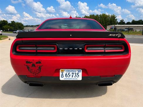 Used 2015 Dodge Challenger SRT Hellcat RWD image 6