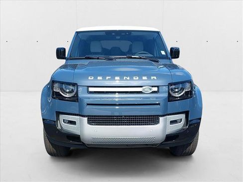 New 2025 Land Rover Defender 110 S image 2