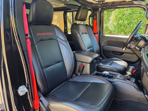 Used 2020 Jeep Wrangler Unlimited Rubicon w/ Quick Order Package 28Y Recon AWD/4WD image 38