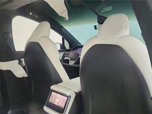Used 2022 Tesla Model X Base image 25