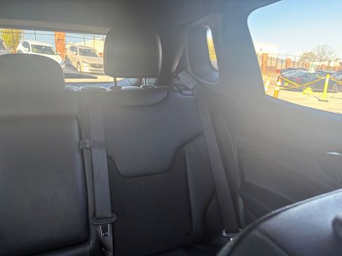 Used 2025 Jeep Compass Trailhawk image 36