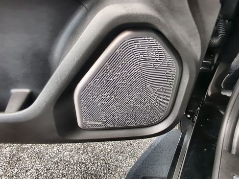 Used 2025 GMC Hummer EV 2X image 25