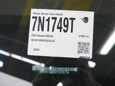 Used 2023 Nissan Rogue SV w/ SV Premium Package image 31