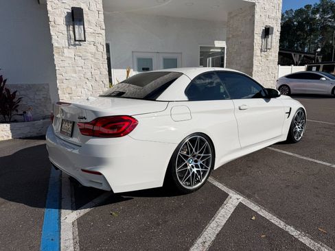 Used 2018 BMW M4 Convertible image 25