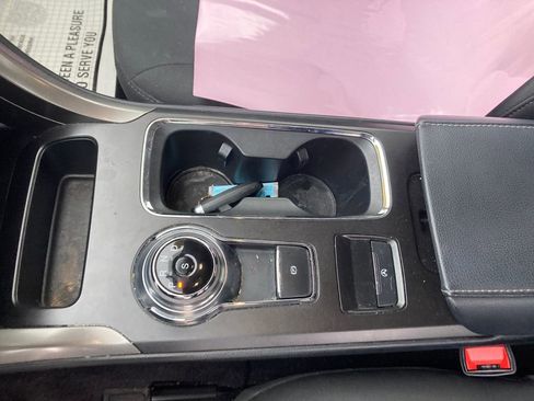 Used 2017 Ford Fusion SE w/ Fusion SE Technology Package image 30