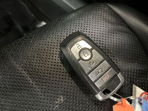 Used 2021 Ford F150 Lariat w/ Equipment Group 502A High image 31