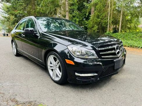 Used 2014 Mercedes-Benz C 250 Sedan image 7