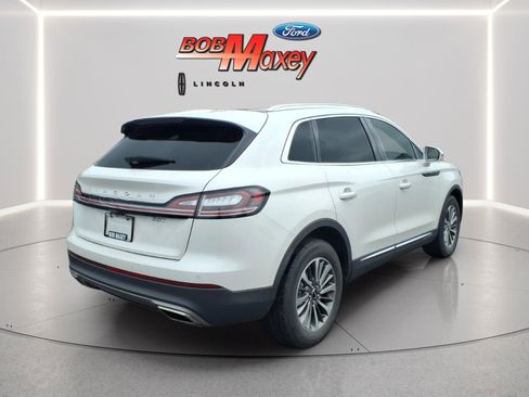 Used 2019 Lincoln Nautilus Select image 4