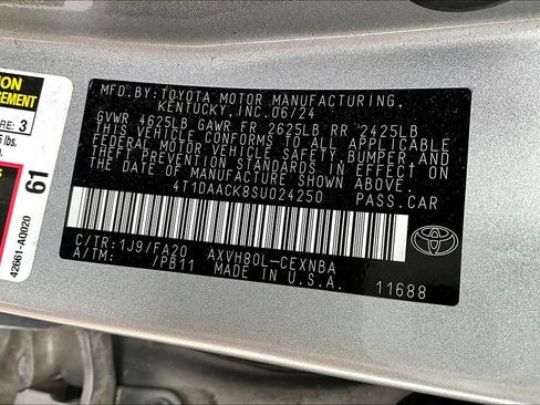 Used 2025 Toyota Camry LE FWD image 18