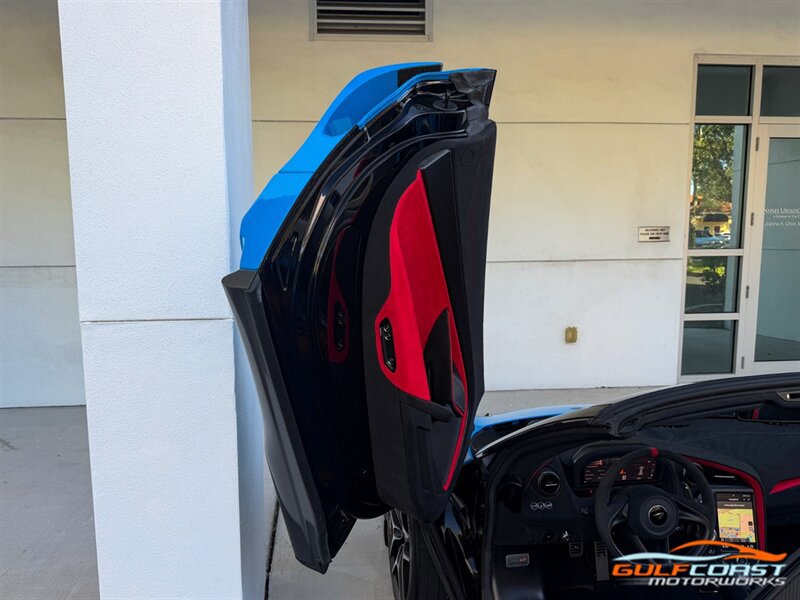 Used 2022 McLaren 765LT RWD image 29